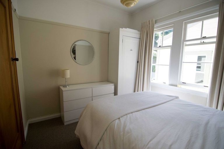 Photo of property in 2/332 Tinakori Road, Thorndon, Wellington, 6011