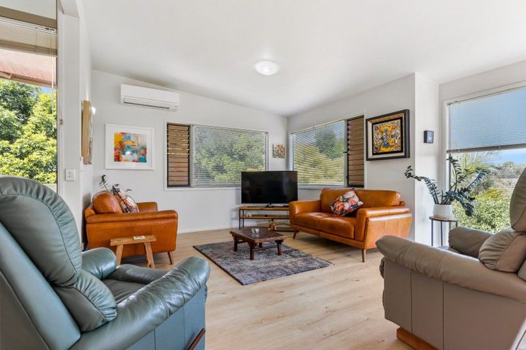 Photo of property in 2/25 Auld Street, Torbay, Auckland, 0630