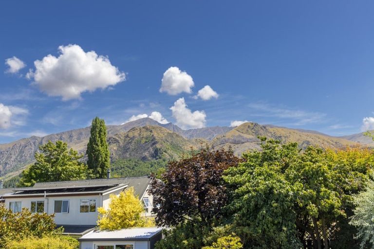 Photo of property in 13 Argyle Place, Arrowtown, 9302