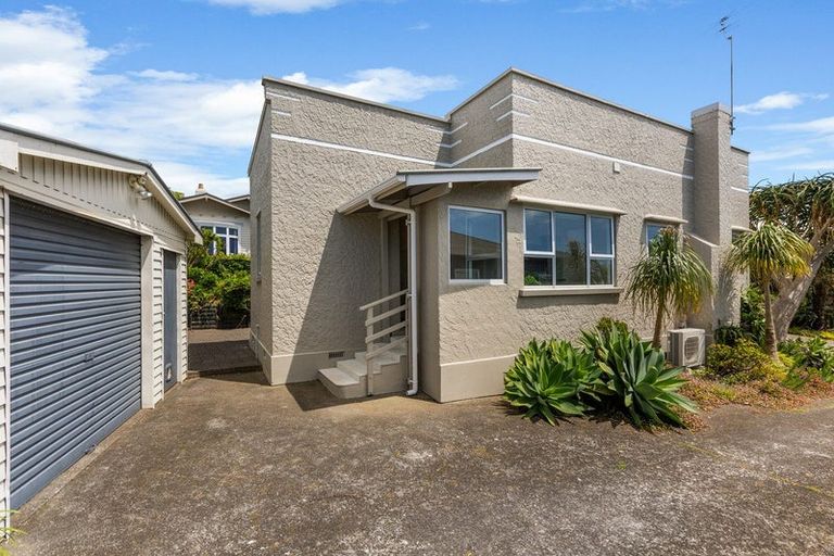 Photo of property in 181 Tukapa Street, Westown, New Plymouth, 4310