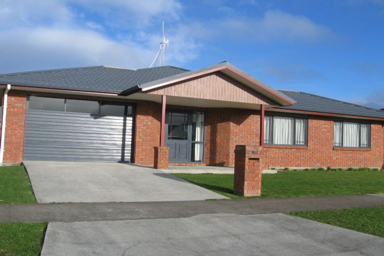 Photo of property in 126 Ruapehu Drive, Fitzherbert, Palmerston North, 4410