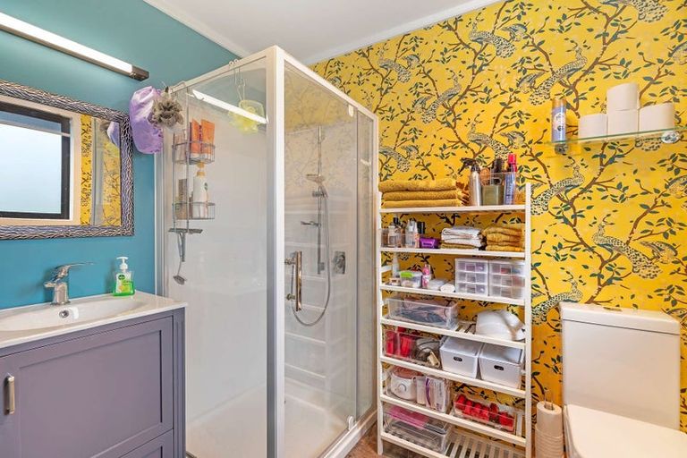 Photo of property in 100 Cole Street, Dannevirke, 4930