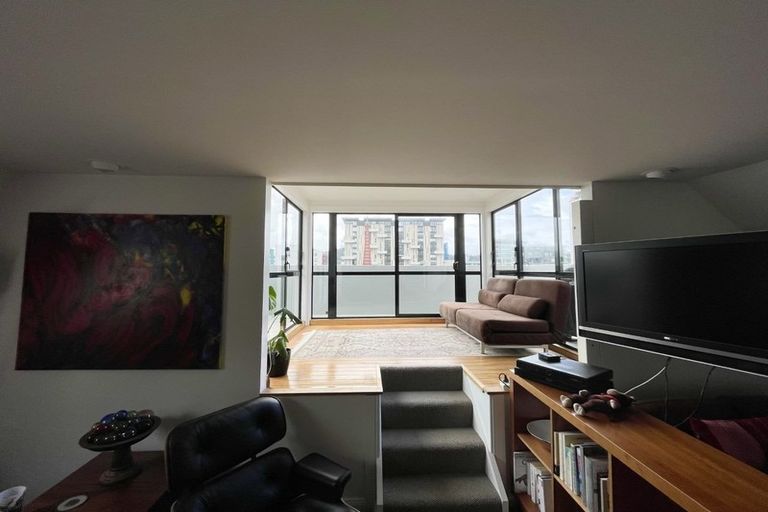 Photo of property in 3/2 Macdonald Crescent, Te Aro, Wellington, 6011