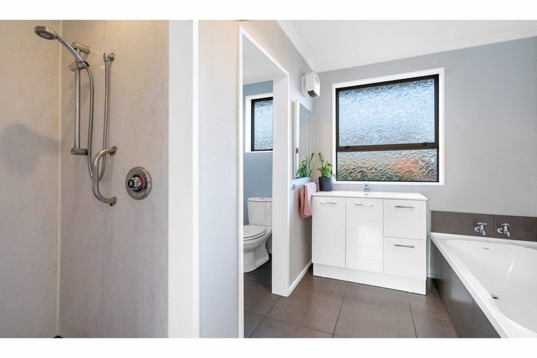 Photo of property in 61 Vogel Street, Waikiwi, Invercargill, 9810