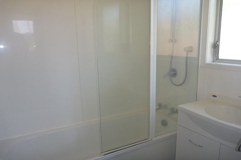 Photo of property in 1/11 Spinella Drive, Bayview, Auckland, 0629