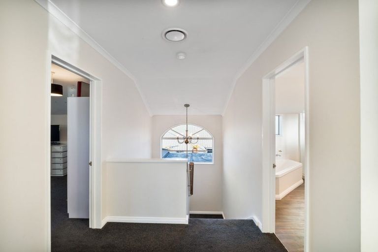 Photo of property in 15 Sutton Place, Dallington, Christchurch, 8061