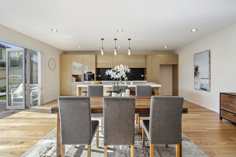 Photo of property in 13 Pin Oak Drive, Schnapper Rock, Auckland, 0632