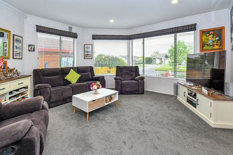 Photo of property in 103 Rushgreen Avenue, Pahurehure, Papakura, 2113