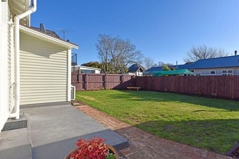Photo of property in 74 Hinau Street, Riccarton, Christchurch, 8041
