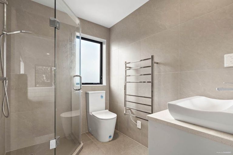 Photo of property in 22b Thornlow Street, Glendene, Auckland, 0602