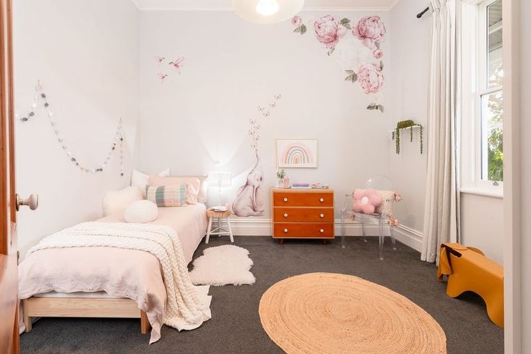 Photo of property in 56 Derwent Street, Island Bay, Wellington, 6023