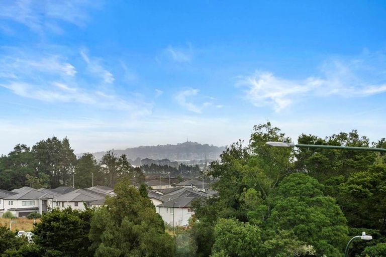 Photo of property in 19 Papatahi Lane, Flat Bush, Auckland, 2019