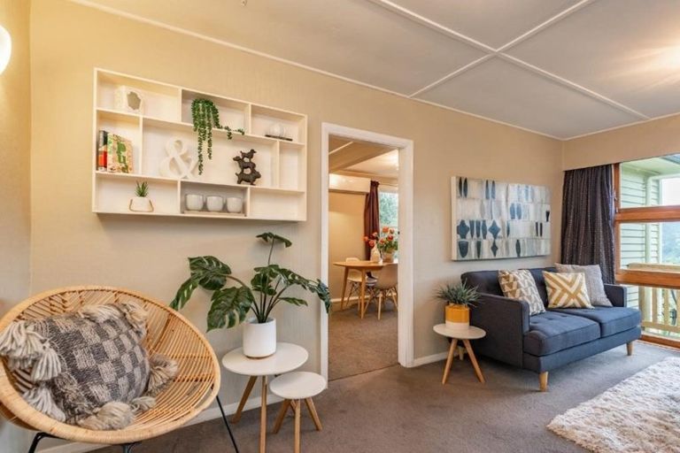 Photo of property in 19 Montgomery Avenue, Karori, Wellington, 6012