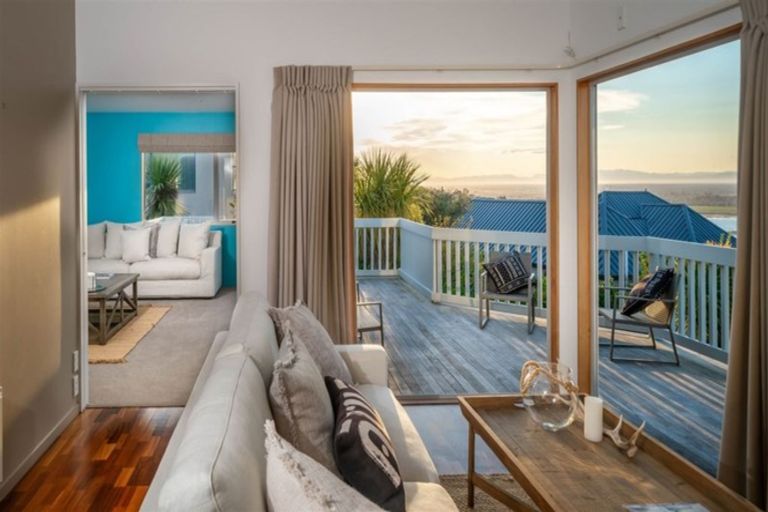 Photo of property in 5 Dunkeld Lane, Redcliffs, Christchurch, 8081