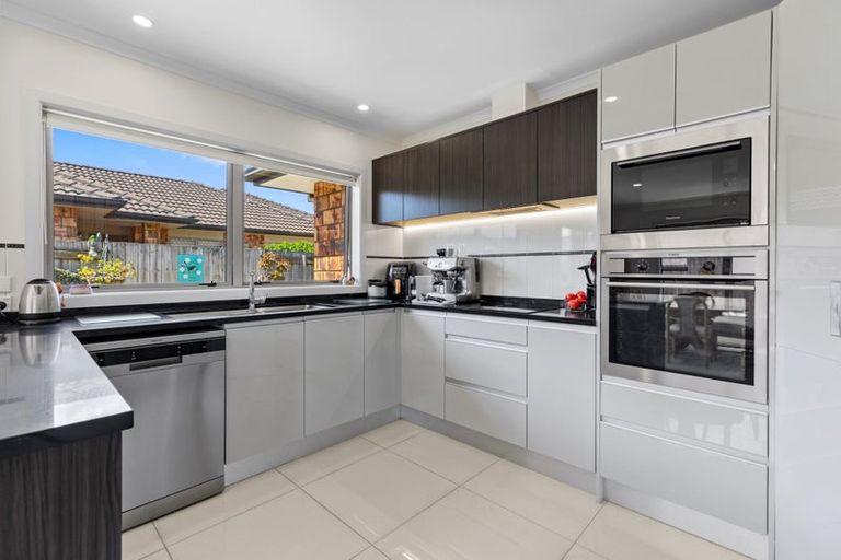 Photo of property in 16 Popata Close, Papamoa Beach, Papamoa, 3118