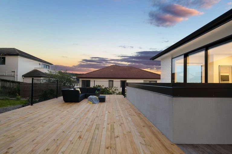Photo of property in 15c Living Stream Road, Albany Heights, Auckland, 0632