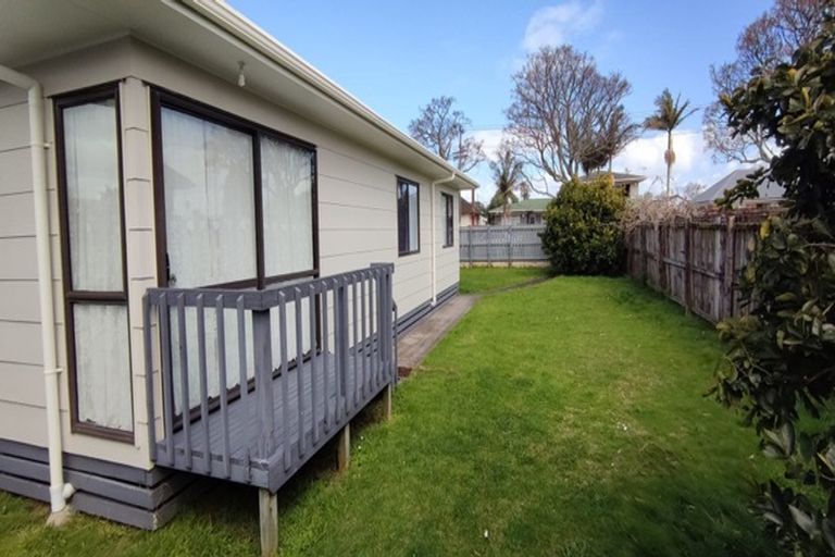 Photo of property in 2/41 Vine Street, Mangere East, Auckland, 2024