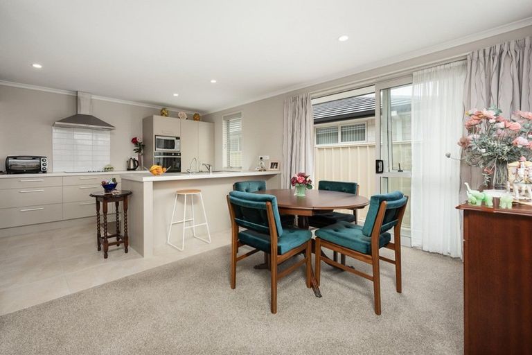 Photo of property in 4 Catamaran Way, Papamoa Beach, Papamoa, 3118