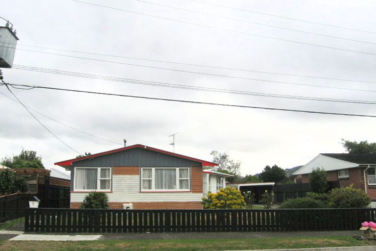 Photo of property in 5 Charles Street, Clouston Park, Upper Hutt, 5018
