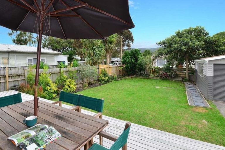 Photo of property in 54 Awaroa Road, Helensville, 0800