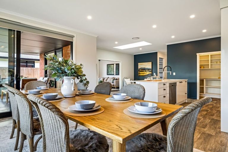 Photo of property in 14 Wheriko Avenue, Glenbrook, Waiuku, 2681