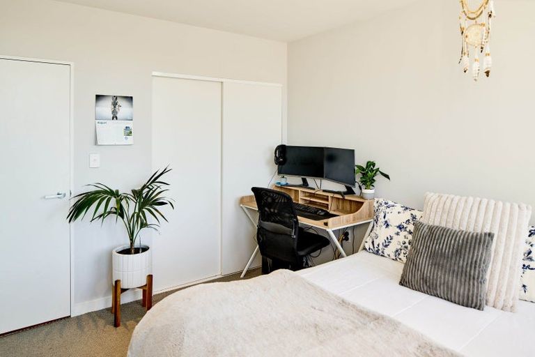 Photo of property in Unit 306,l3, 306/14 Laings Road, Hutt Central, Lower Hutt, 5010