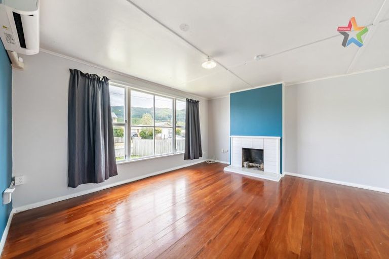 Photo of property in 40 Bell Street, Tawa, Wellington, 5028