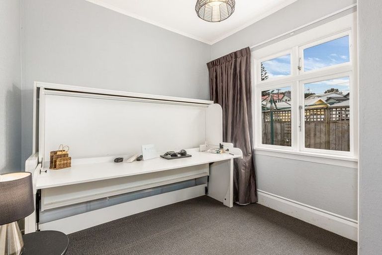 Photo of property in 191 Coutts Street, Rongotai, Wellington, 6022