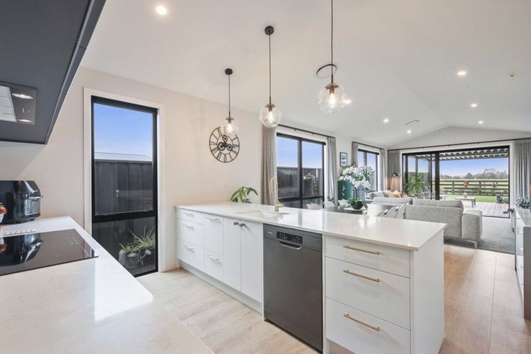 Photo of property in 18 Ellmers Street, Woodend, 7691