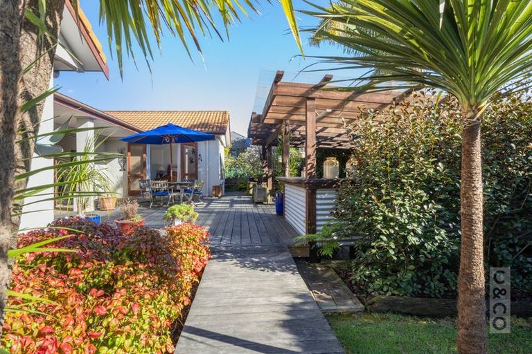 Photo of property in 19 Solan Drive, Waimauku, 0812