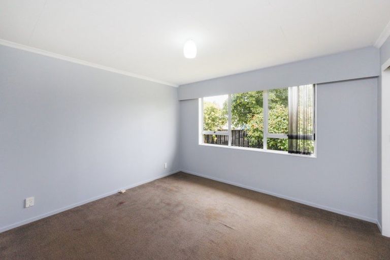 Photo of property in 33 Rhodes Drive, Kelvin Grove, Palmerston North, 4414