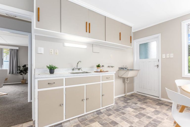 Photo of property in 15 Kapiti Crescent, Titahi Bay, Porirua, 5022