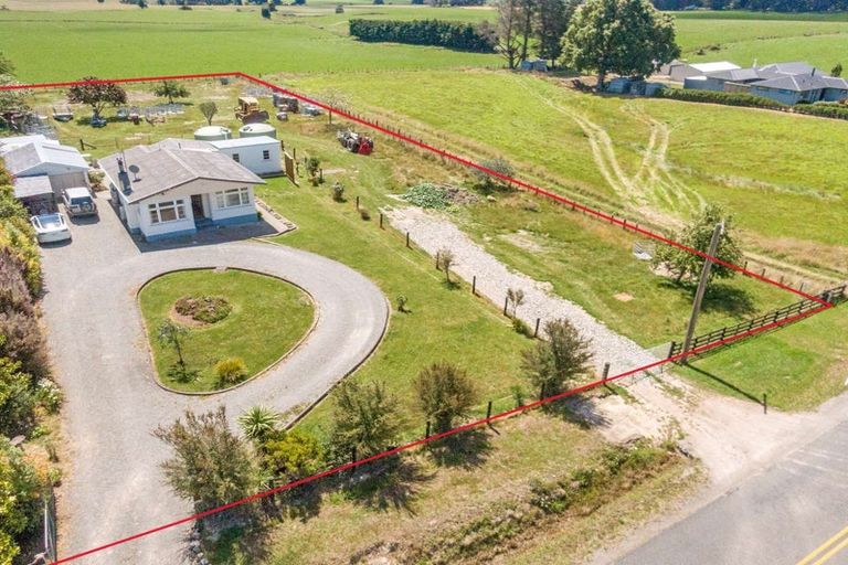 Photo of property in 1440 Martinborough Masterton Road, Gladstone, Masterton, 5884