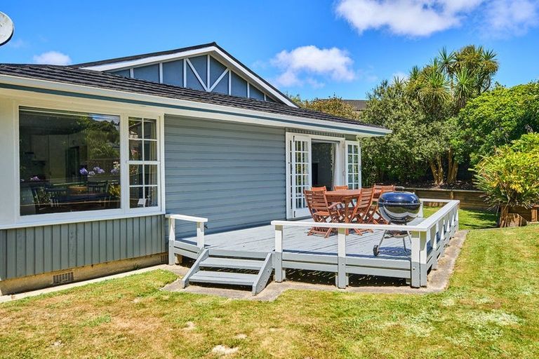 Photo of property in 15 Charthouse Lane, Whitby, Porirua, 5024