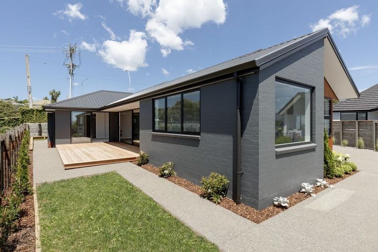 Photo of property in 16 Lusk Street, Rangiora, 7400