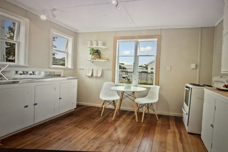 Photo of property in 21 Fairfax Avenue, Northcote, Auckland, 0627