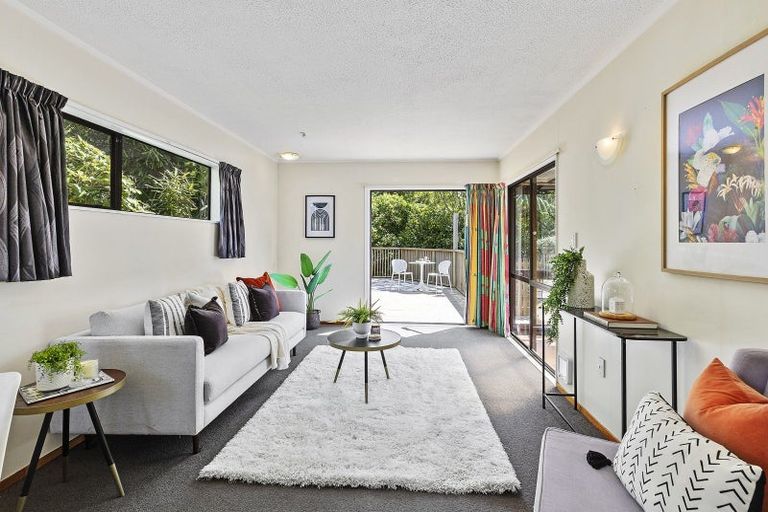 Photo of property in 5 Kilgour Way, Crofton Downs, Wellington, 6035