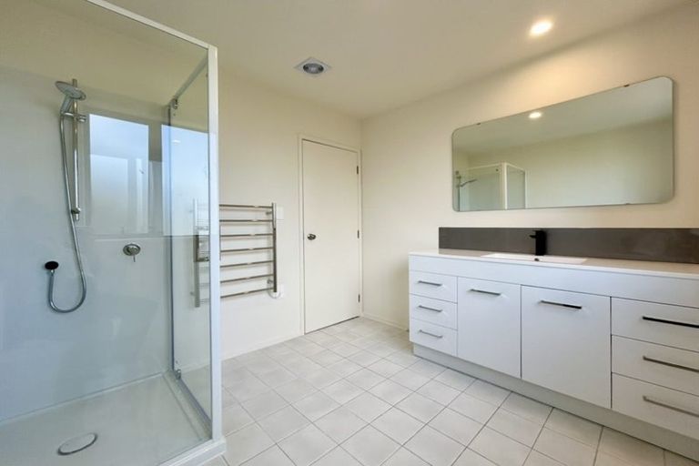 Photo of property in 17/69 Target Road, Totara Vale, Auckland, 0629