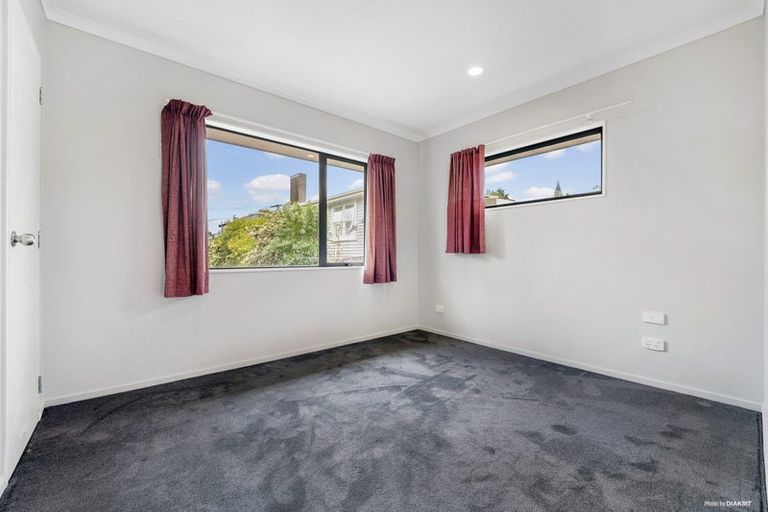 Photo of property in 226 Henderson Valley Road, Henderson, Auckland, 0612