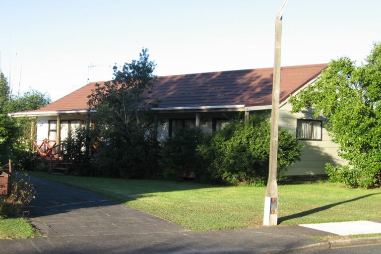 Photo of property in 13 Nukumea Common, Orewa, 0931