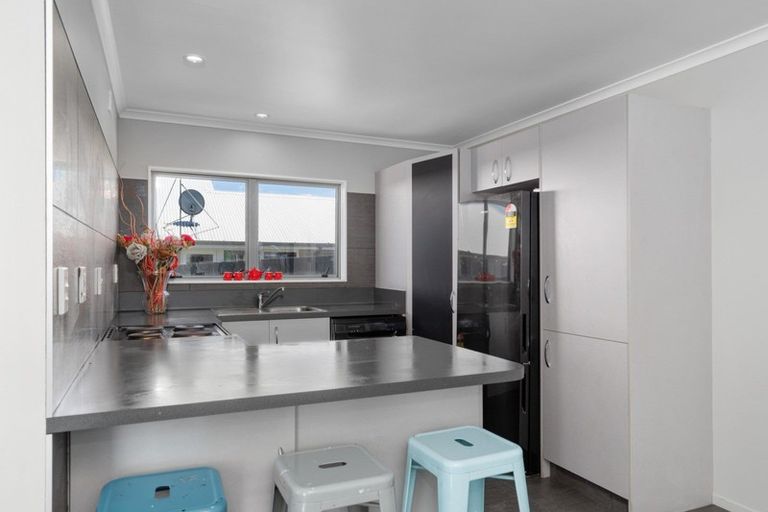 Photo of property in 6 Ballintoy Park Drive, Welcome Bay, Tauranga, 3175