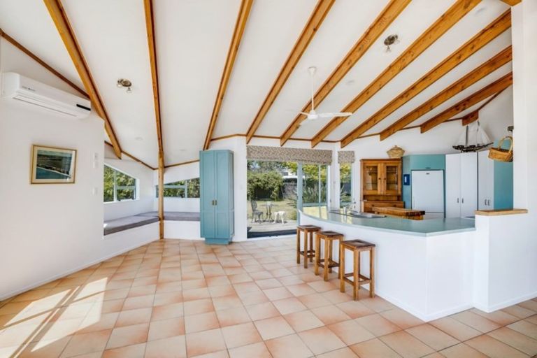 Photo of property in 115 Torkar Road, Clarks Beach, 2122