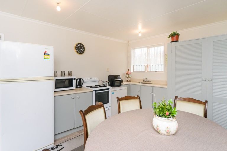 Photo of property in 22 Catlins Crescent, Milson, Palmerston North, 4414