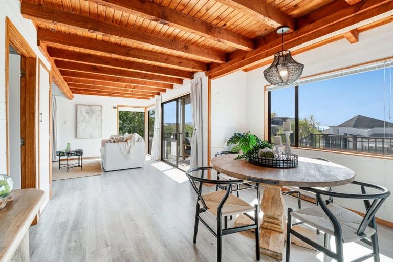 Photo of property in 46 De Luen Avenue, Tindalls Beach, Whangaparaoa, 0930