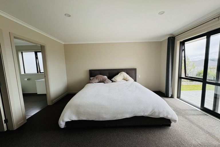 Photo of property in 8 Gibraltar Way, Fitzherbert, Palmerston North, 4410