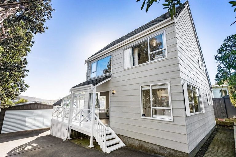 Photo of property in 6 Bayou Lane, Churton Park, Wellington, 6037