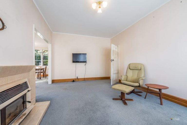 Photo of property in 15 Melvill Grove, Waterloo, Lower Hutt, 5011