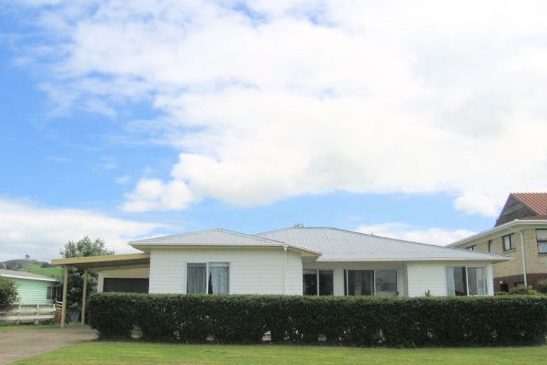 Photo of property in 26 The Crescent, Waihi Beach, 3611