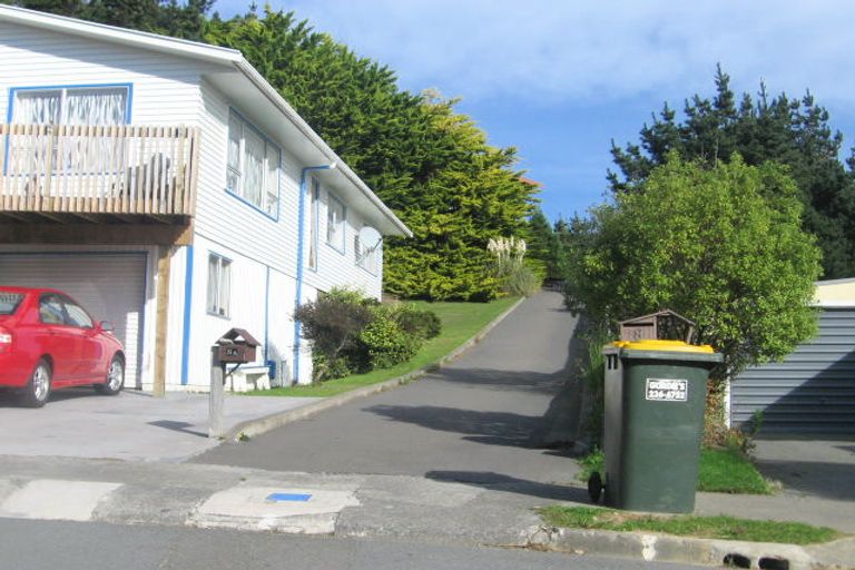 Photo of property in 2/8 Spruce Grove, Ranui, Porirua, 5024