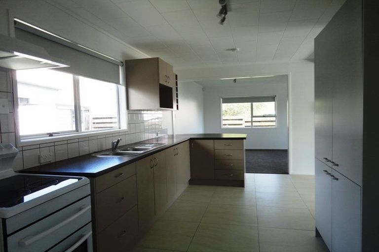 Photo of property in 69 Marendellas Drive, Bucklands Beach, Auckland, 2014